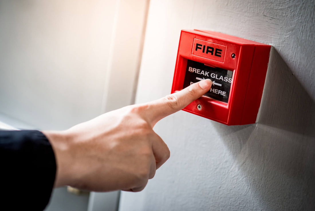 ¿Por qué tu edificio necesita una alarma contra incendios certificada?