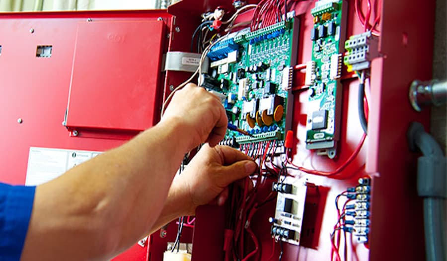 Mantenimiento preventivo de detectores y alarmas contra incendios: checklist para empresas